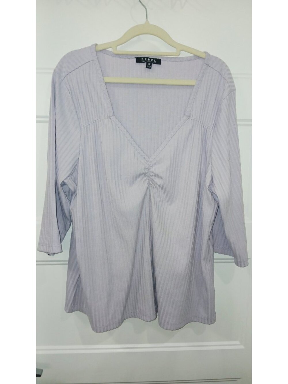 Rebel Wilson x Angels Plus Size 2X Lavender Ribbed Ruched V-Neck Top 3/4 Sleeve